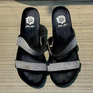 Yellow Box size 8 Rhinestone 2 strap Summer Sandals